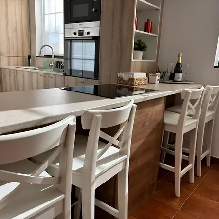 Flores Apartment *